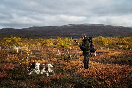 Kurtka Härkila Mountain Hunter Hybrid z membrana HSP