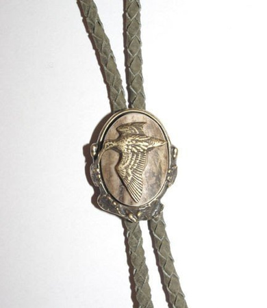 Krawatnik mały z poroża z motywem