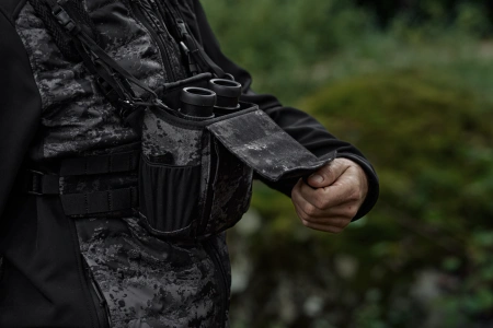 Uprząż na lornetkę Härkila NOCTYX- cicha i bezpieczna: ultracichy pas nośny do lornetki