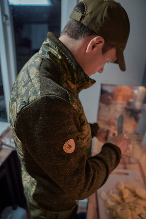 Theo Hybrid Jacket - ocieplana warstwa środkowa lub kurtka myśliwska w dobrym stylu