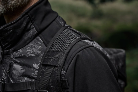 Plecak Härkila NOCTYX 12 L - kompaktowy w kamuflażu AXIS MSP®Black