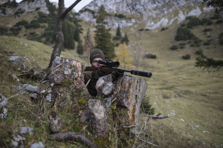 Komin Deerhunter Rusky Silent NeckTube - wielofunkcyjny