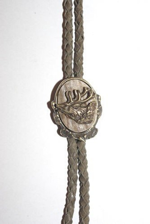 Krawatnik mały z poroża z motywem