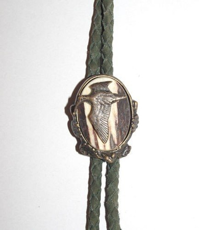 Krawatnik mały z poroża z motywem